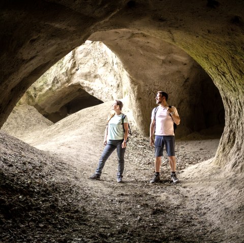 In de Trass-grotten op het Traumpfad-grot- en kloofpad, © Eifel Tourismus GmbH, Dominik Ketz