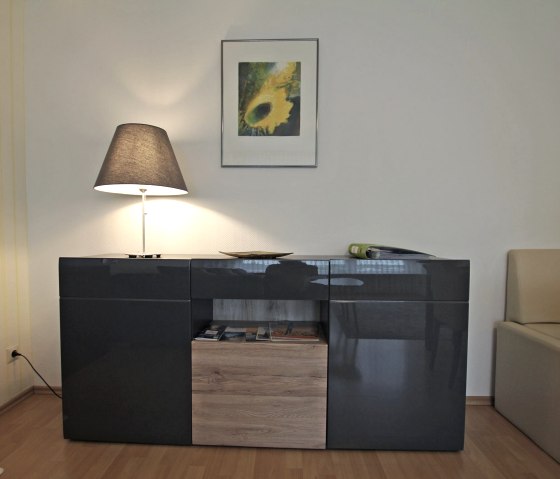 Sideboard Wohn-/Esszimmer, &copy; Herbert Birnberg