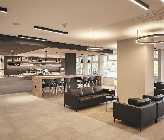 Eingang Lobby-Bar, &copy; Seehotel Maria Laach