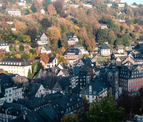 Aussicht auf Monschau am Eifelsteig, © Tourismus NRW e.V.