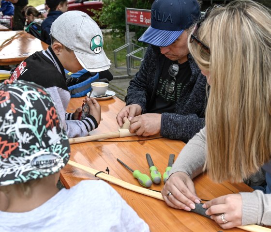 Kinder bei der Arbeit, &copy; J. Zimpel-Nonn
