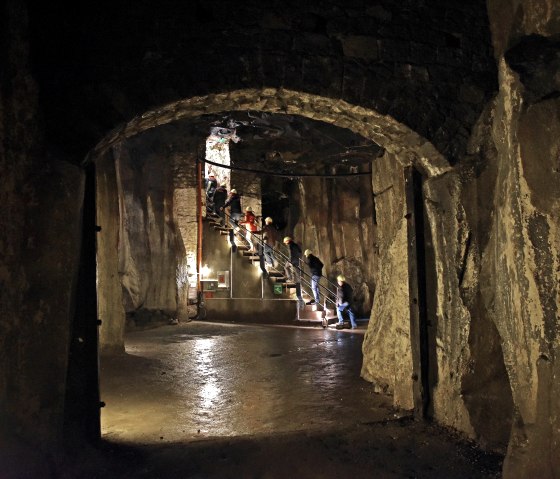 152 marches / 32 m sous Mendig - les caves de lave, © A.Rüber/HotelHANSAMendig