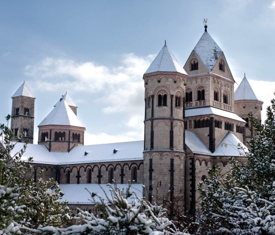 Abteikirche Maria Laach bei Winter, &copy; Seehotel Maria Laach