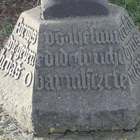 Golokreuz - Inschrift, &copy; VG Mendig/Neideck