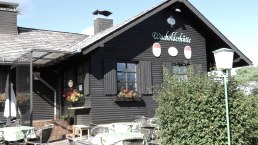 Wabelsberger Wacholderhütte-Terasse, © Foto: Svenja Schulze-Entrup, Quelle: Touristik-Büro Vordereifel