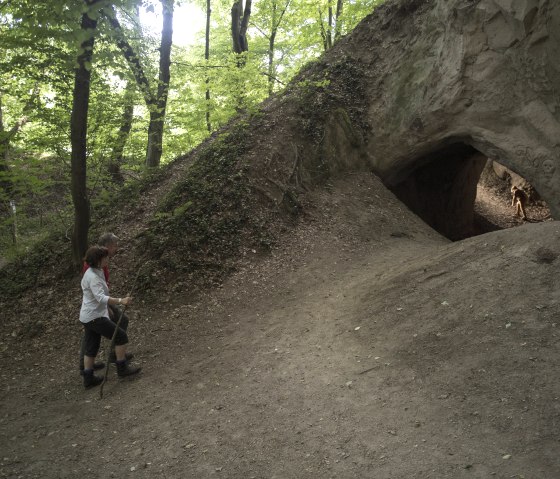 Wanderer, &copy; Vulkanregion Laacher See/Kappest