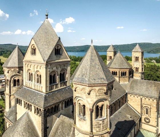 Kloster Maria Laach mit See im Hintergeund, &copy; Eifeltourismus GmbH, Dominik Ketz