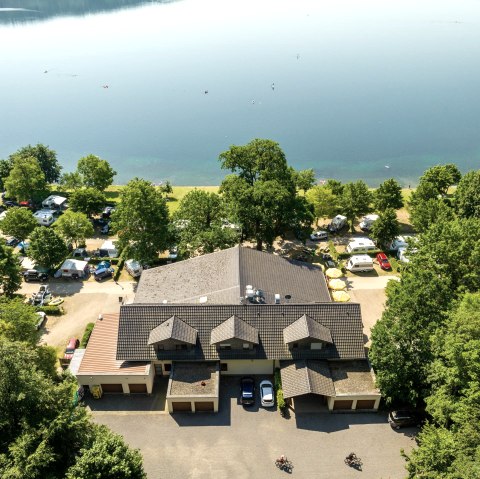 Luftblid Blockhaus und Laacher See, &copy; Eifel Tourismus GmbH, Dominik Ketz