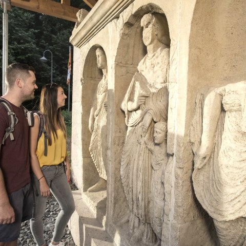 Geschichte aus der N&auml;he betrachten, &copy; Kappest/Vulkanregion Laacher See