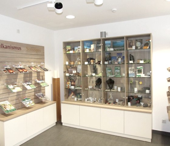 Tourist Information innen, &copy; Vulkanregion Laacher See