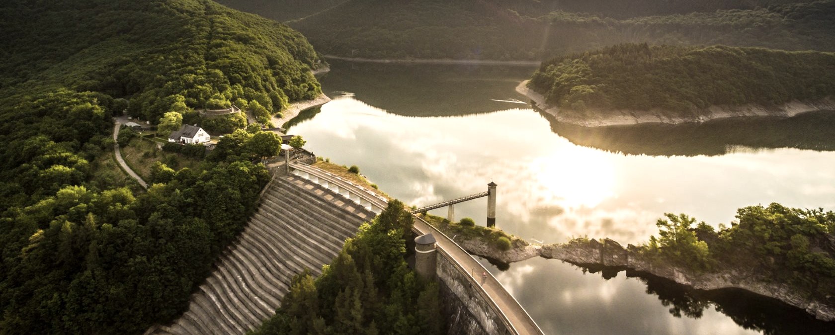 Vue sur le barrage de l'Urft dans le parc national de l'Eifel, © Eifel Tourismus GmbH, D. Ketz