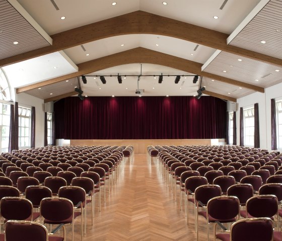 Laacher See Hallen Innenansicht, &copy; Kappest/VG Mendig