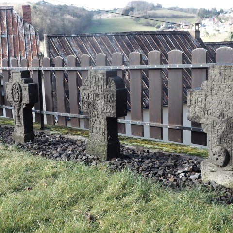 Marienkapelle Volkesfeld - Kreuze, &copy; VG Mendig/Neideck