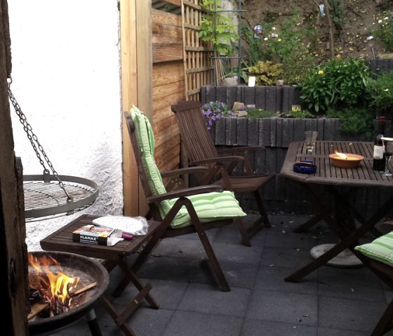 Ferienhaus Au&szlig;en Grillabend 031
