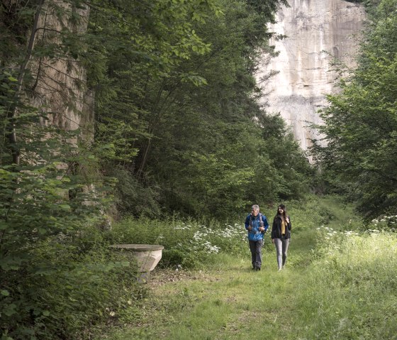 Tuffsteinwand, &copy; K.-P. Kappest
