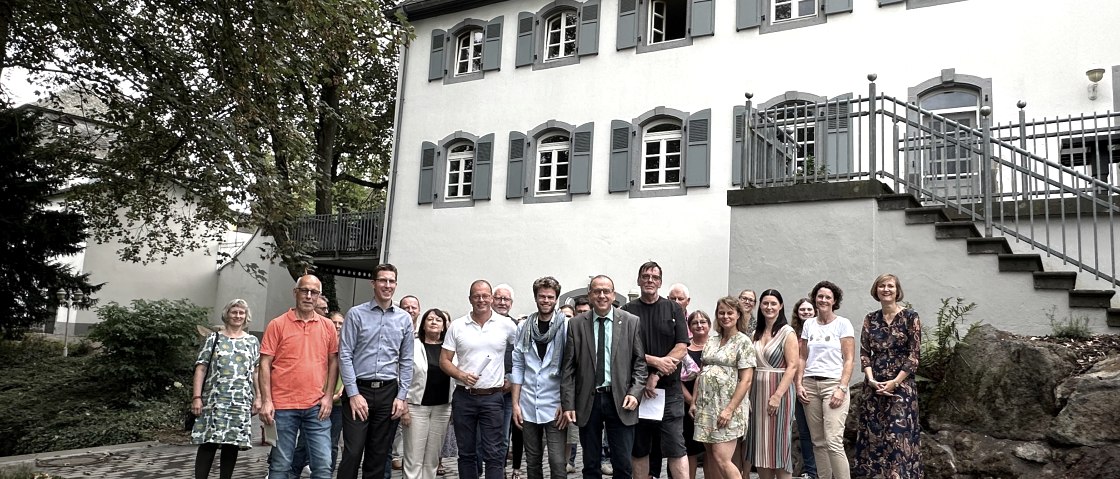 Die Jahreshauptversammlung des Tourismusverbandes Ferienregion Maria Laach fand im G&auml;stehaus im Schlosspark in Saffig statt. Foto: Stefan Pauly/VG-Verwaltung Mendig  , &copy; VG Mendig, S. Pauly