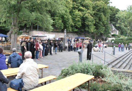 Klostermarkt 2022 - Kirchenvorplatz, &copy; Kloster Maria Laach - Sebastian Kriesmer