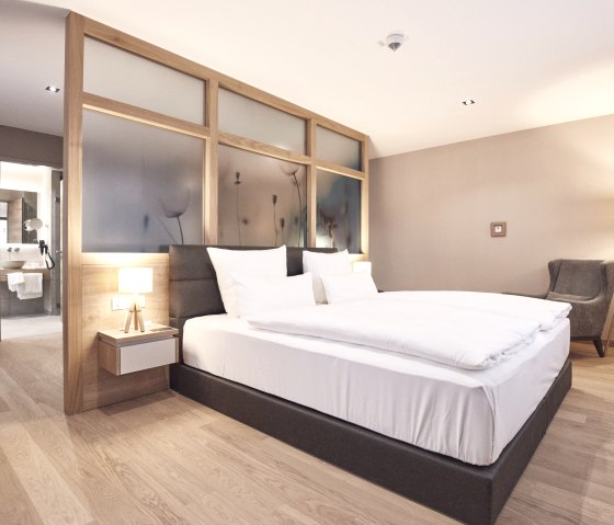 Wiedereröffnung Seehotel Maria Laach_Bett, © Marco &amp; Rothbrust