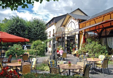Sommergarten mit schattigen Linden, &copy; A. R&uuml;ber/HotelHANSAMendig